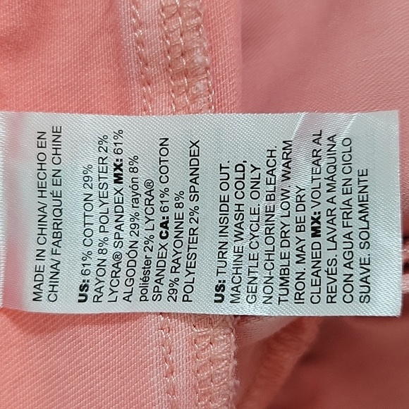 NWT Chico's Pink So Slimming Girlfriend Slim Leg Frayed Hem Crop Jeans Size 14 - Picture 7 of 8